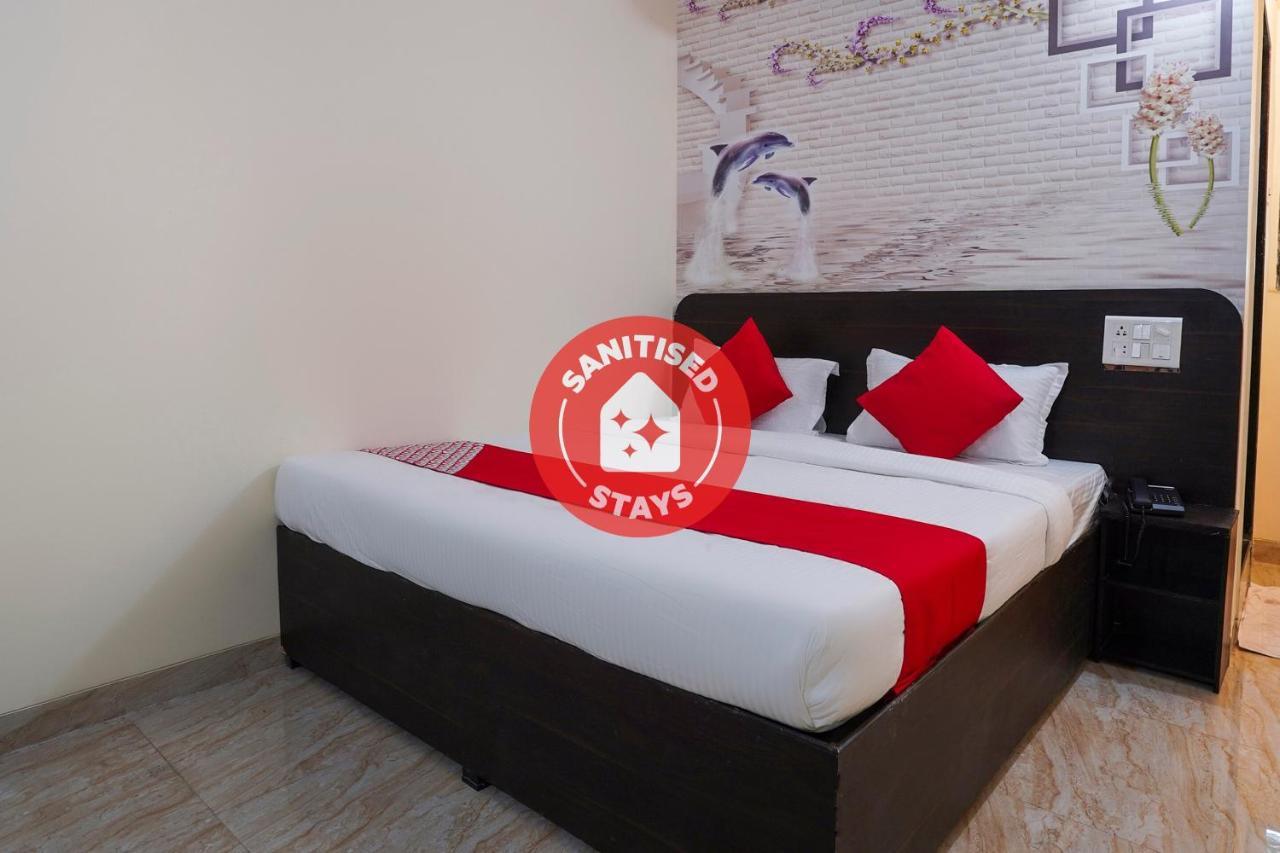 Oyo Flagship 68474 Hotel Viraj Poona Buitenkant foto