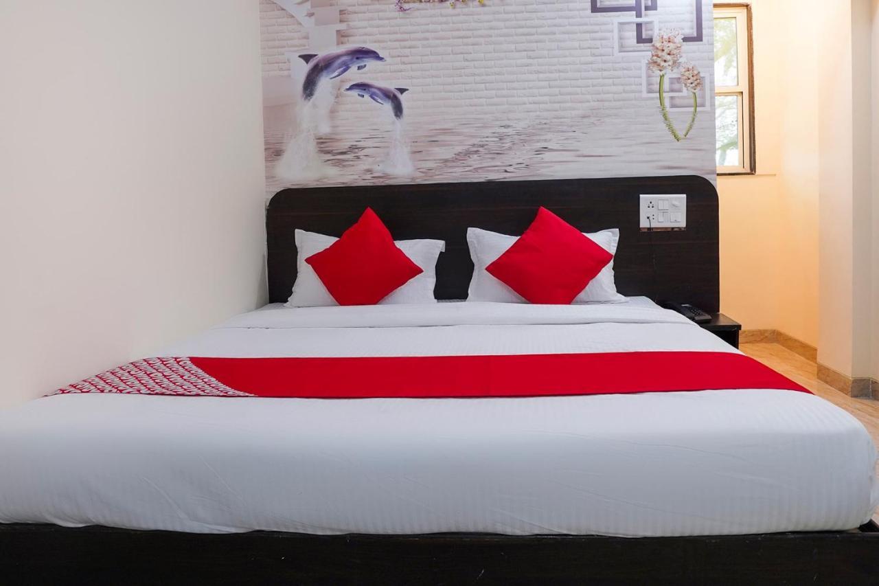 Oyo Flagship 68474 Hotel Viraj Poona Buitenkant foto