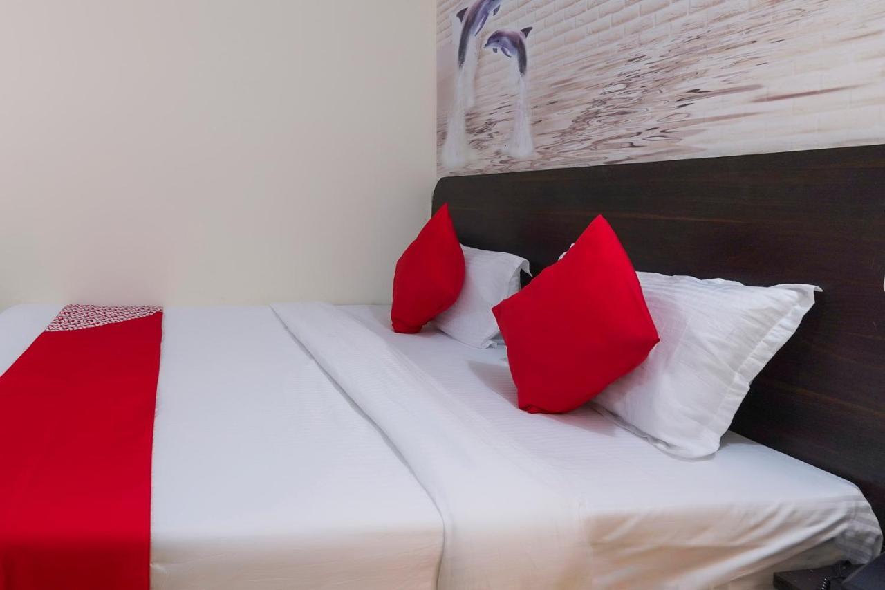 Oyo Flagship 68474 Hotel Viraj Poona Buitenkant foto
