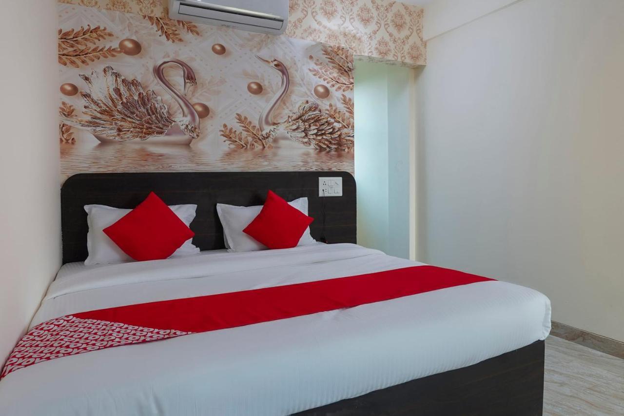 Oyo Flagship 68474 Hotel Viraj Poona Buitenkant foto