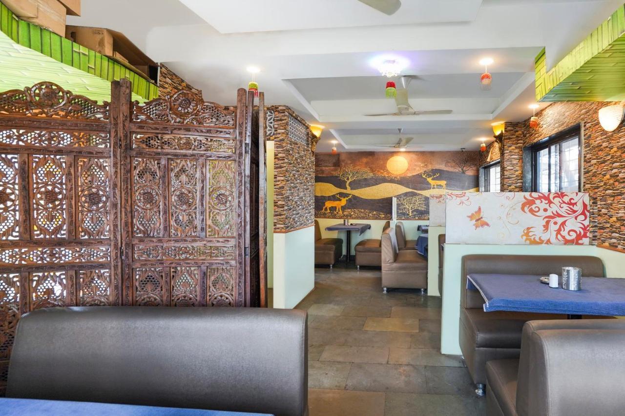 Oyo Flagship 68474 Hotel Viraj Poona Buitenkant foto
